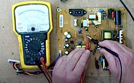 Телевизор Philips не включается